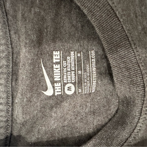 Kids Nike T-Shirt - Picture 3 of 3